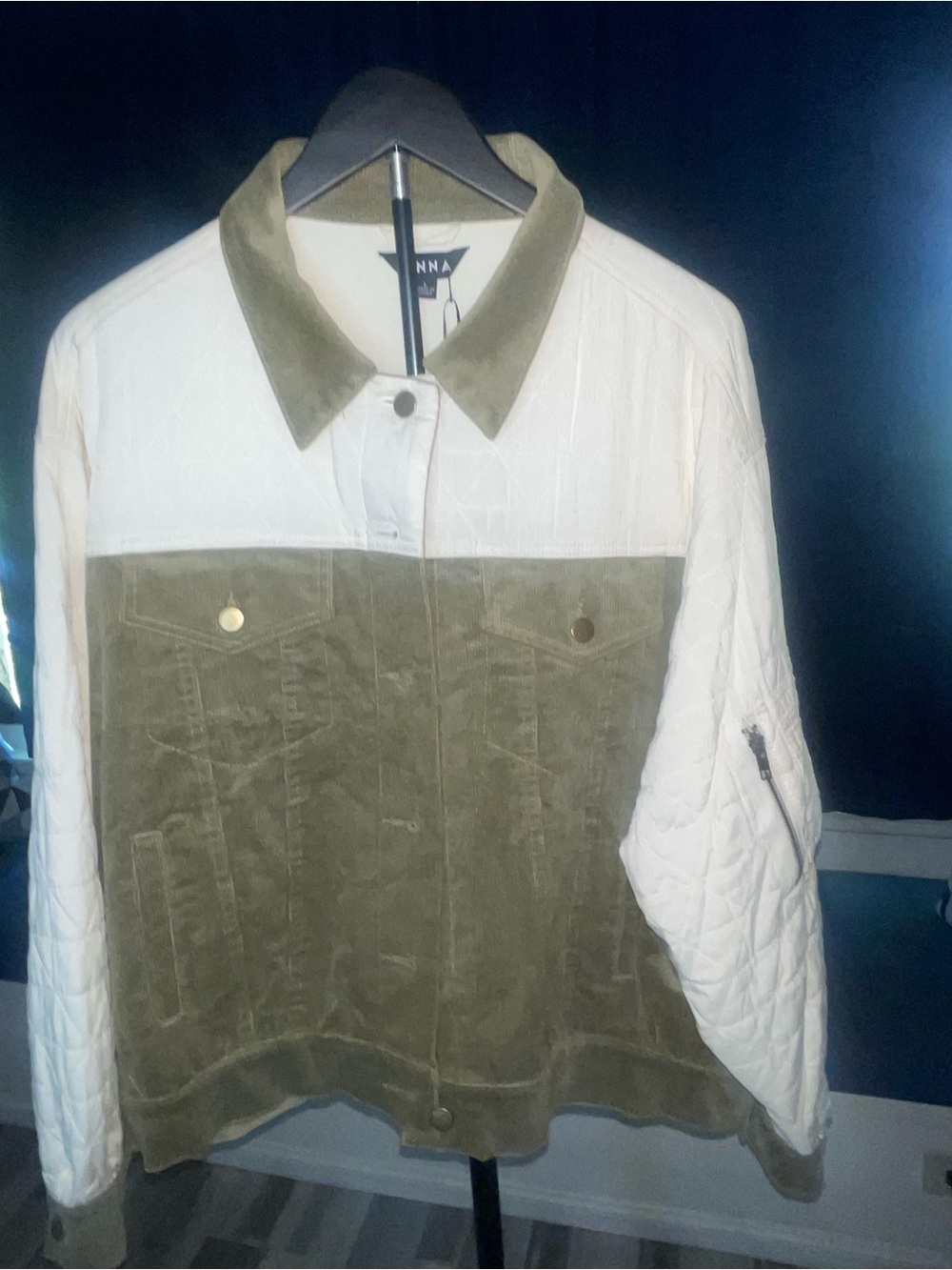 J.nna "Queen Kitty" Print Vintage Style Aviator Jacket in Olive Cream - Picture 11 of 14